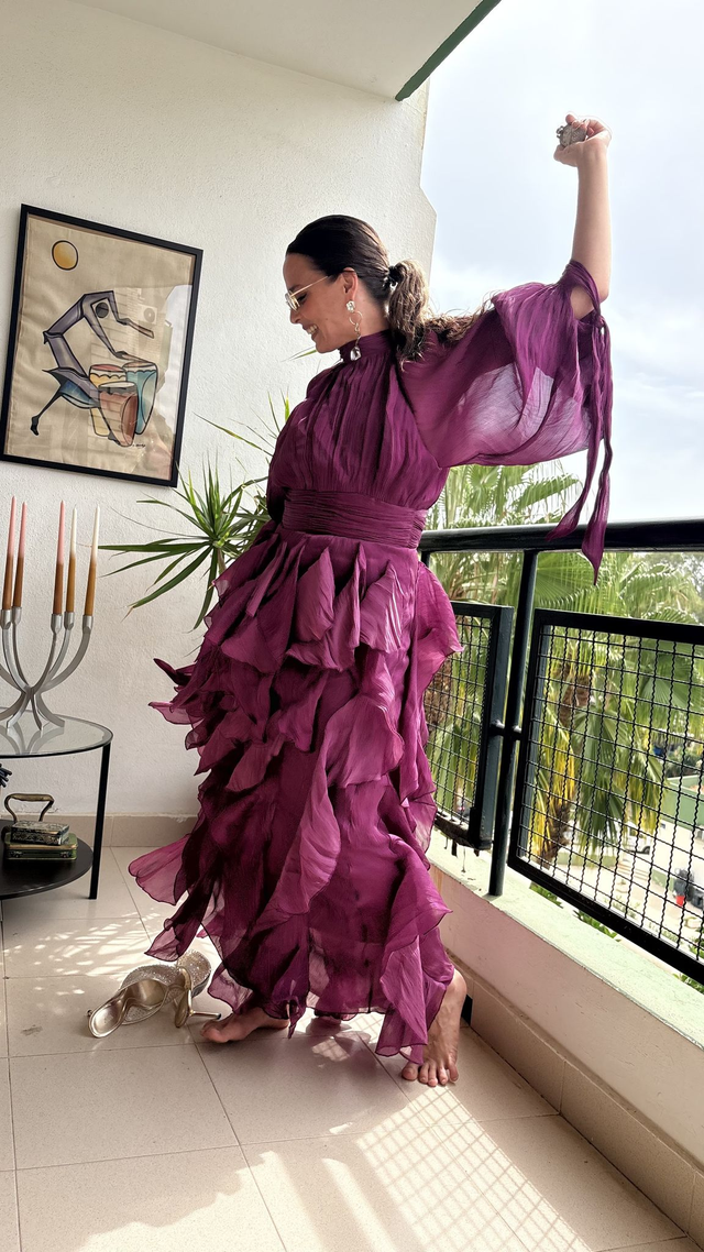 Vestido Largo de Gasa con Volantes