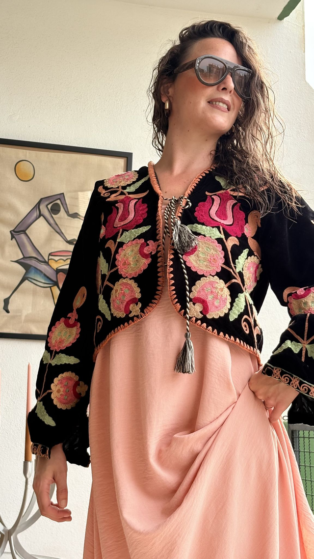 Chaquetilla de Terciopelo Bordada Floral