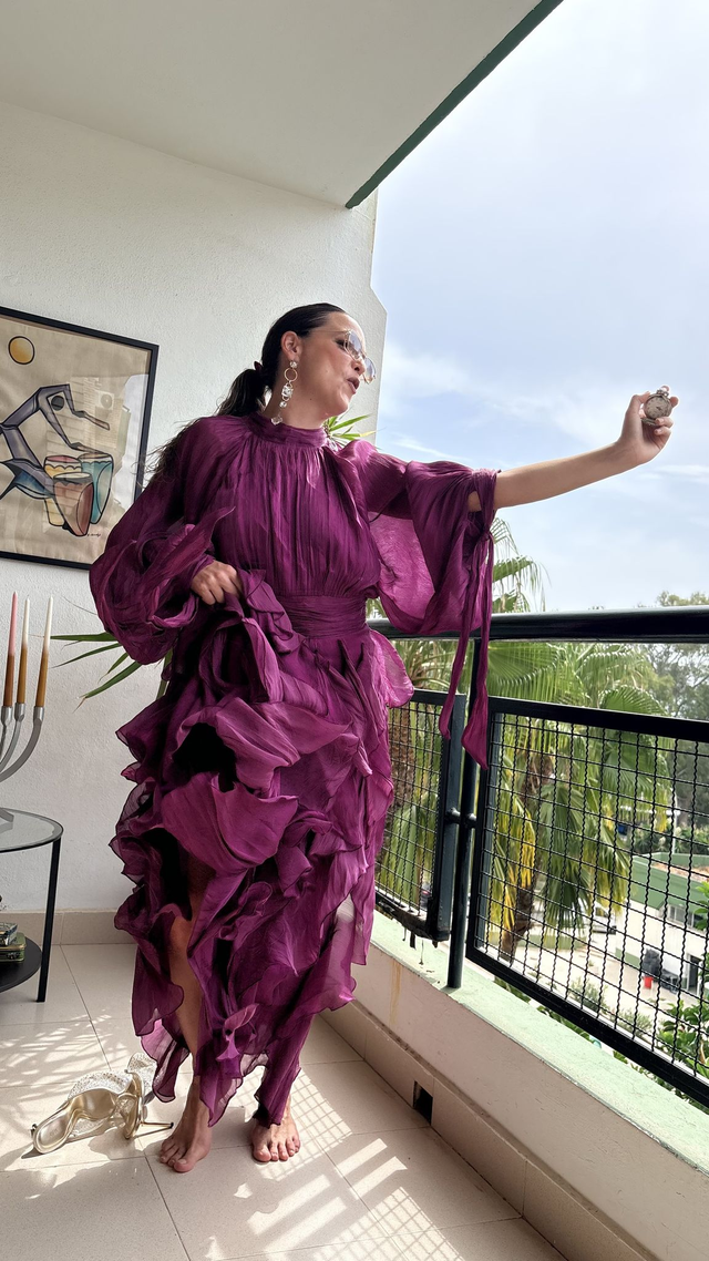 Vestido Largo de Gasa con Volantes