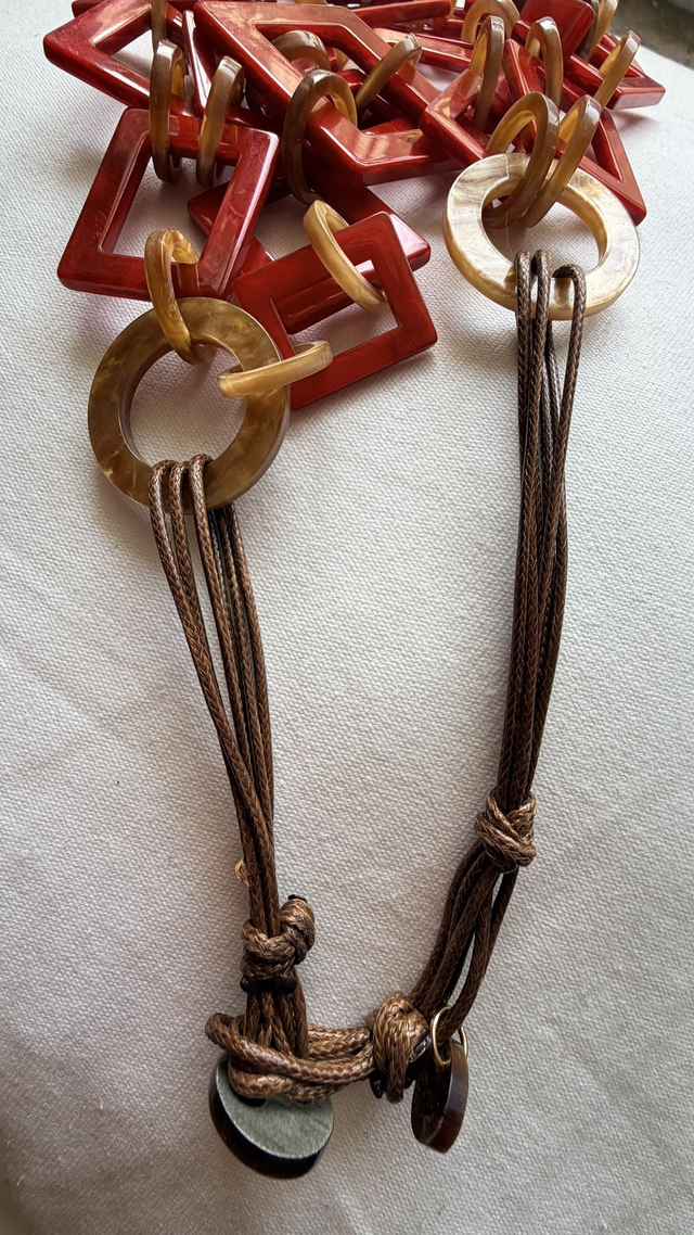 Collar Geometria. Resina Italiana