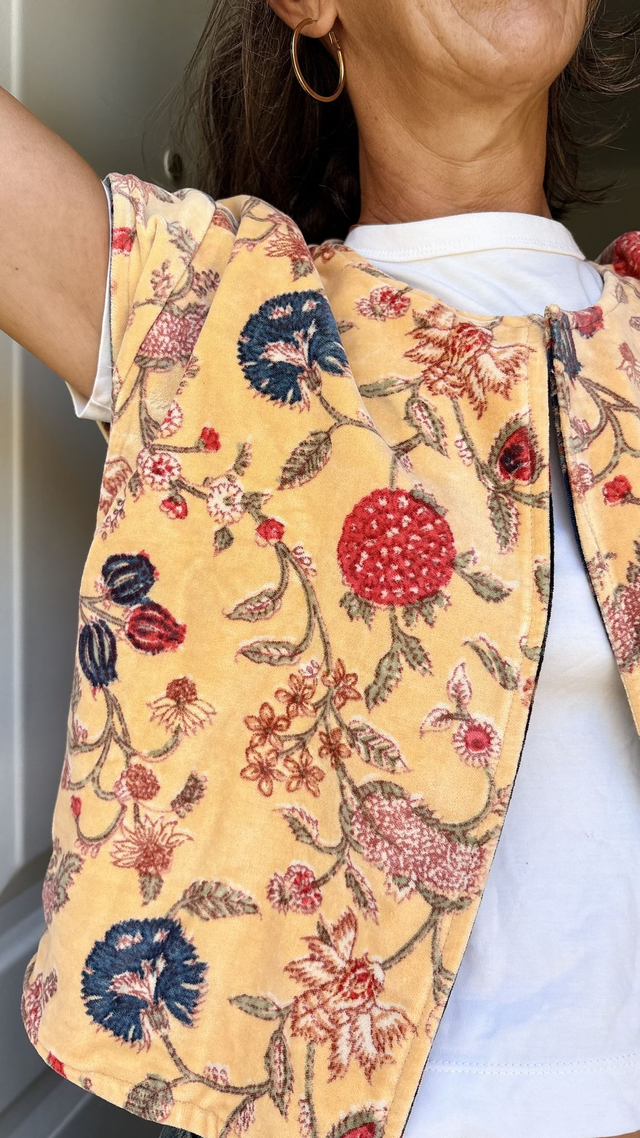 Chaleco Reversible de Terciopelo Estampado Floral