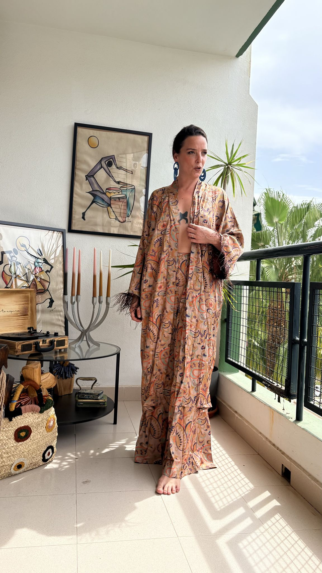 Conjunto Kimono Oriental con Plumas