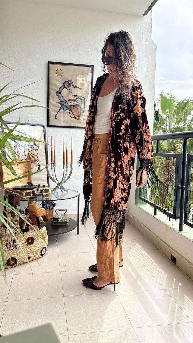 Kimono 3/4 de Terciopelo Floral Vino