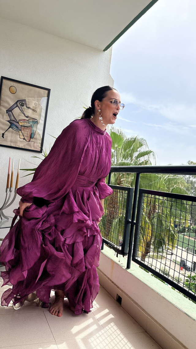 Vestido Largo de Gasa con Volantes