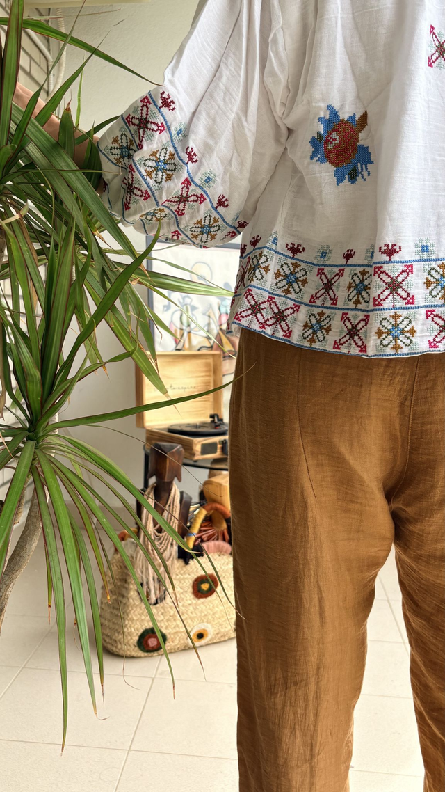 Chaqueta Bordada Punto de Cruz Blanca