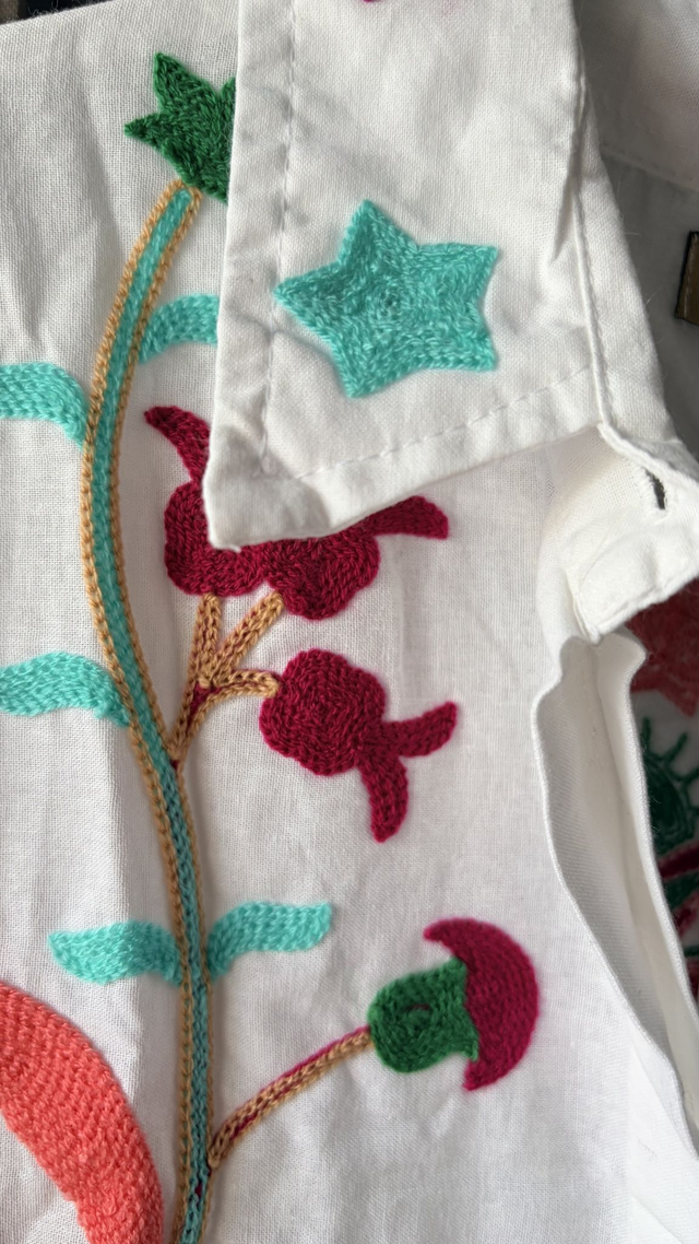 Vestido camisero bordado Poros