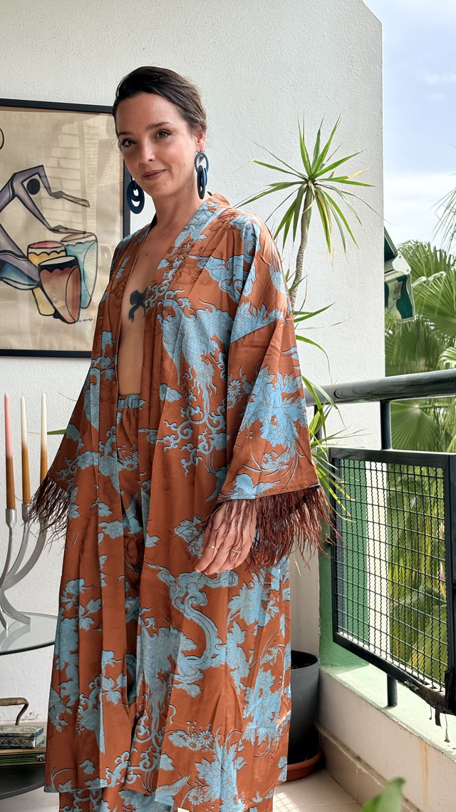 Conjunto Kimono Oriental con Plumas